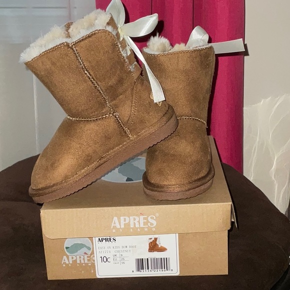 NWT Apres Chestnut Bow Boots - Picture 2 of 5